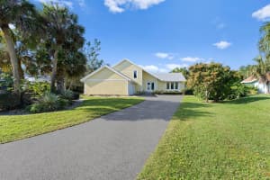 2626 SE Erickson Drive, Port Saint Lucie, FL 34984 - MLS#R11081692