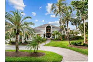 560 Sw Bay Pointe Circle, Palm City