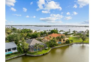 560 SW Bay Pointe Circle, Palm City, FL 34990 - MLS#R11081742