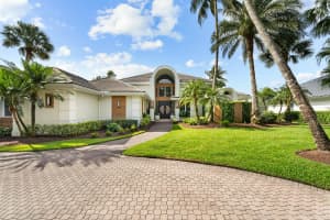 560 Bay Pointe Circle, Palm City, FL 34990 - MLS#R11081742