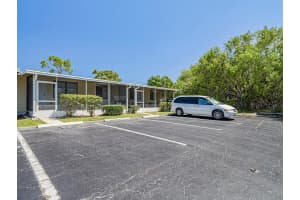 442 7th Place 442, Vero Beach