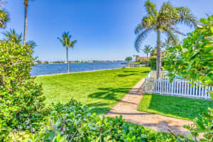 124 Park Lane E, Hypoluxo, FL 33462 Sold 10/20/25