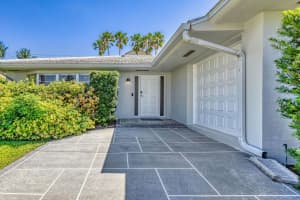 124 Park Lane E, Hypoluxo, FL 33462 Sold 10/20/25