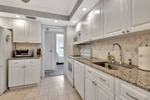 3186 Via Poinciana 409, Lake Worth, FL 33467 - MLS#R11081991
