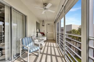 3186 Via Poinciana 409, Lake Worth, FL 33467 - MLS#R11081991