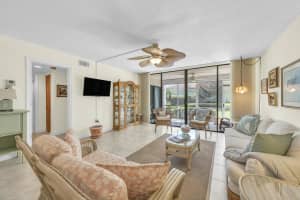 2400 Ocean Drive, Fort Pierce, FL 34949 - MLS#R11082116