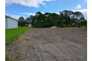 7825 96 Avenue, Vero Beach, FL 32967 Sold 12/04/25