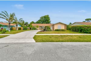 10 Chapel Court, Tequesta, FL 33469 Sold 10/17/25