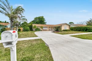 10 Chapel Court, Tequesta, FL 33469 Sold 10/17/25