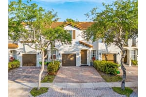 974 Ne 29th Terrace, Homestead