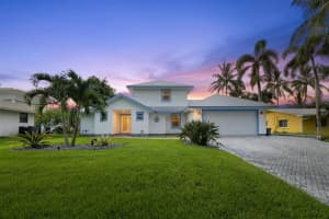1359 SW Dyer Point Road, Palm City, FL 34990 - MLS#R11082244