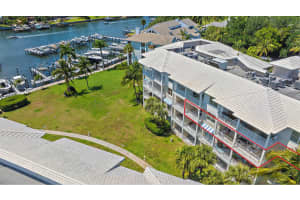432 Bay Colony Drive N, Juno Beach
