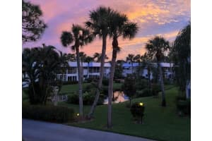 2929 Se Ocean Boulevard M10, Stuart