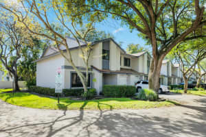 5220 Gate Lake Road 5220, Tamarac, FL 33319 Sold 08/05/25