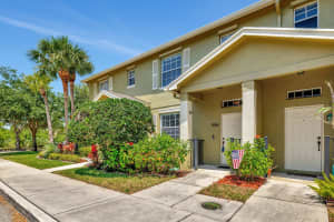 2061 SE Glen Ridge Drive, Port Saint Lucie, FL 34952 - MLS#R11082400