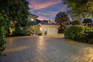 11851 Pebblewood Drive, Wellington