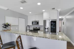 532 Riverside Drive, Palm Beach Gardens, FL 33410 Sold 06/25/25