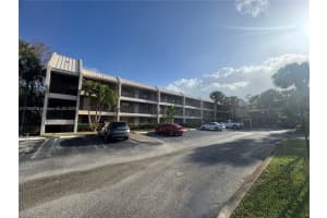 8715 Shadow Wood Boulevard 211, Coral Springs