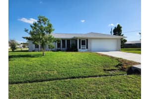 400 SW Buxton Avenue, Port Saint Lucie, FL 34983 - MLS#R11082798