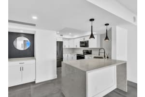 2425 Presidential Way 1101, West Palm Beach