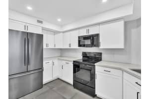 2425 Presidential Way 1101 West Palm Beach, FL 33401 - Off Market