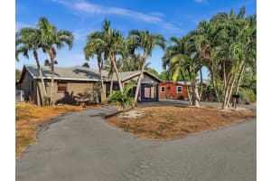 455 Janice Avenue, South Bay, FL 33493 - MLS#R11082889