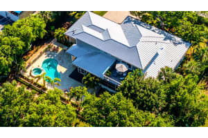 2 Fieldway Drive, Sewalls Point, FL 34996 Sold 06/13/25