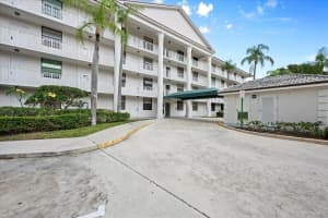 3526 Whitehall Drive 106, West Palm Beach, FL 33401 - MLS#R11083252