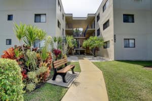 5370 Las Verdes Circle 324, Delray Beach, FL 33484 - MLS#R11083377
