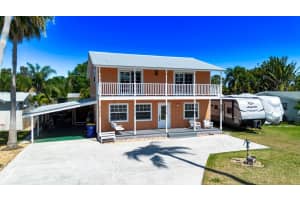 3083 Sw Berry Avenue, Palm City