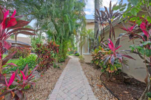 4561 Carlton Golf Drive, Lake Worth, FL 33449 Sold 12/12/25