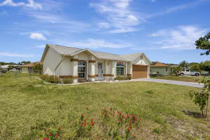 5489 NW Evanston Avenue, Port Saint Lucie, FL 34983 - MLS#R11083696