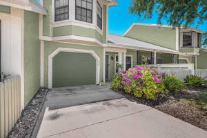 1550 SE Dewberry Court, Port Saint Lucie, FL 34952 - MLS#R11083733