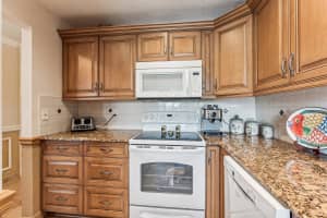 1051 Orange Ter 103 Terrace 103, Delray Beach