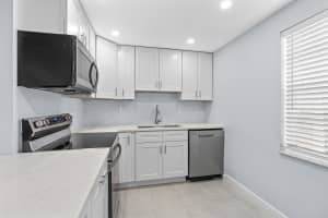 221 Normandy 221, Delray Beach, FL 33484 - MLS#R11083785