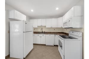 904 SW 24th Street, Boynton Beach, FL 33426 - MLS#R11083802