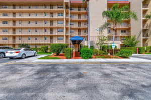 3590 Via Poinciana 205, Lake Worth, FL 33467 - MLS#R11084112
