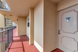 3590 Via Poinciana 205, Lake Worth, FL 33467 - MLS#R11084112