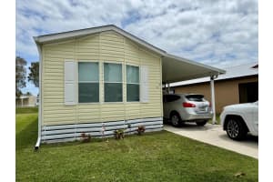 33 SE Flamenco Way, Port Saint Lucie, FL 34952 Sold 06/26/25