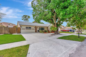 385 SW 31 Avenue, Deerfield Beach, FL 33442 Sold 06/09/25