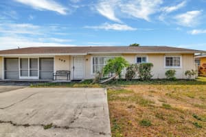 566 SE Floresta Drive, Port Saint Lucie, FL 34983 - MLS#R11084274
