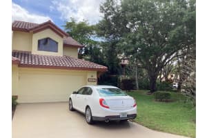 5294 Tenth Fairway Drive 4, Delray Beach, FL 33484 - MLS#R11084307