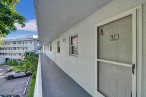 105 Royal Park Drive 3d, Oakland Park