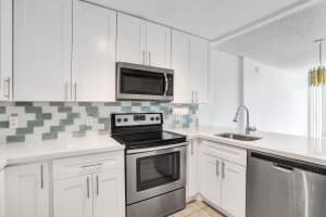 105 Royal Park Drive 3d, Oakland Park, FL 33309 Sold 09/12/25