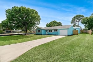 2135 18th Avenue SW, Vero Beach, FL 32962 Sold 07/10/25