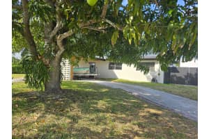 800 Hibiscus Drive, Royal Palm Beach, FL 33411 Sold 05/27/25