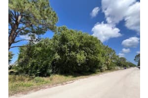 8225 100th Avenue, Vero Beach, FL 32967 Sold 08/04/25