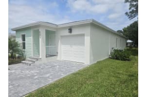 5227 SE Isabelita Avenue, Stuart, FL 34997 - MLS#R11084756