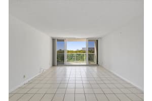 100 Bayview Drive 423, Sunny Isles Beach, FL 33160 - MLS#R11084878
