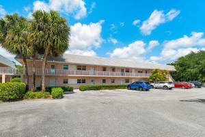 18081 Se Country Club Drive 4, Tequesta